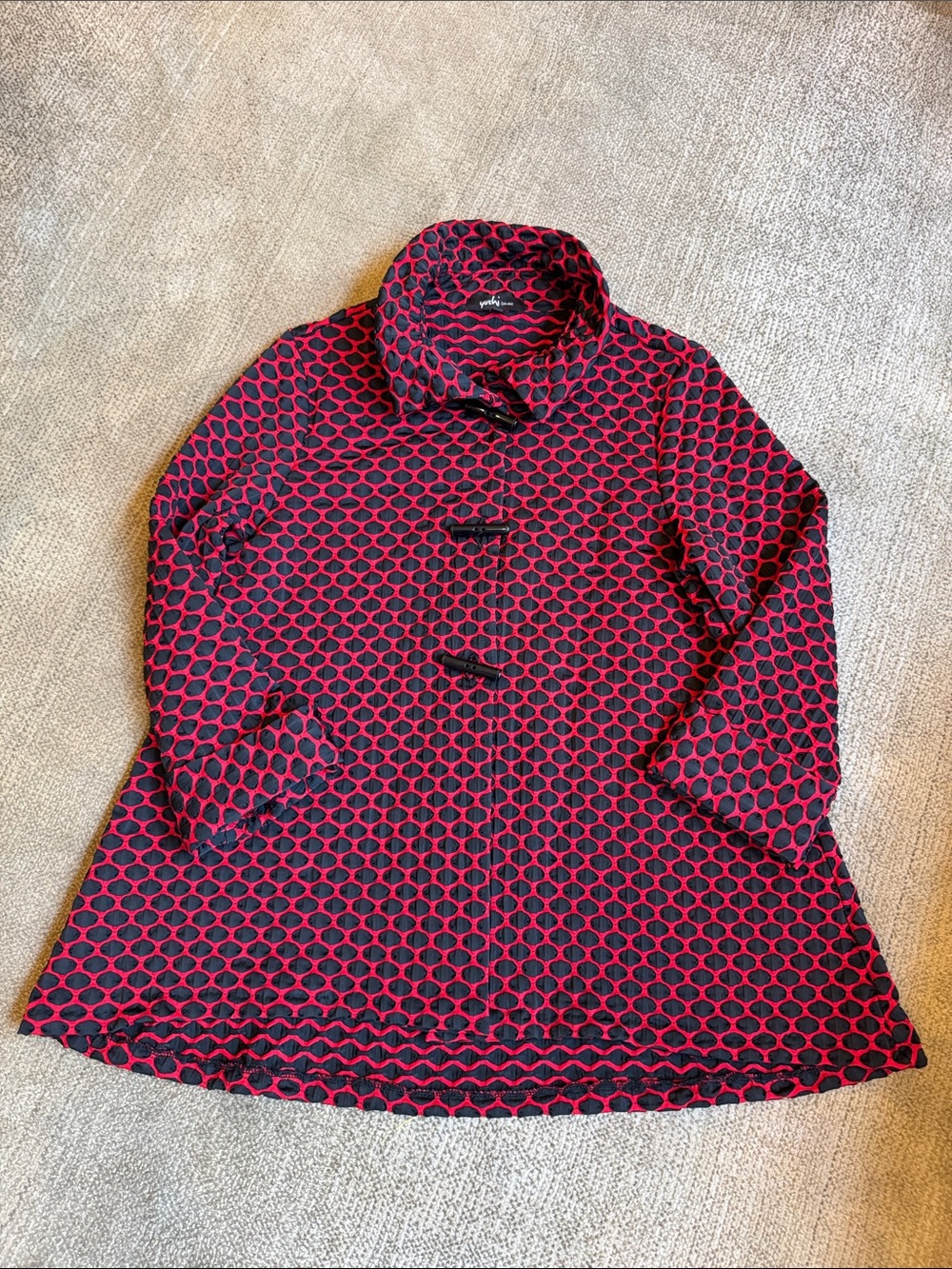 Women’s -Sz L- Red & Black Honeycombed Pattern Toggle Asymmetrical Jacket-Coat - Picture 3 of 11